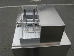 Deblistrovací stroj