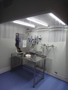 Skladová a výrobní hala, areál IMUNA PHARM, a.s.