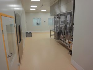 Skladová a výrobní hala, areál IMUNA PHARM, a.s.