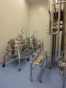 Skladová a výrobní hala, areál IMUNA PHARM, a.s.