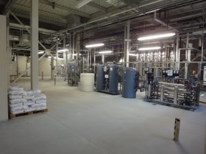 Skladová a výrobní hala, areál IMUNA PHARM, a.s.