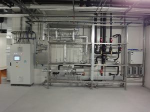 Skladová a výrobní hala, areál IMUNA PHARM, a.s.