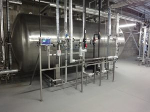 Skladová a výrobní hala, areál IMUNA PHARM, a.s.