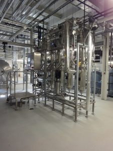 Skladová a výrobní hala, areál IMUNA PHARM, a.s.